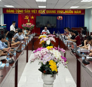 Quang cảnh buổi làm việc